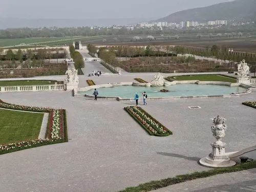 HÚSVÉT SCHLOSSHOFBAN és POZSONYBAN 10