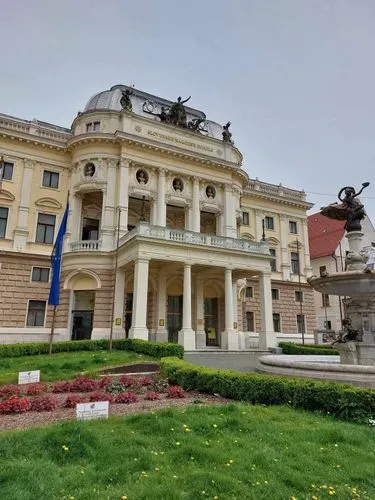 HÚSVÉT SCHLOSSHOFBAN és POZSONYBAN 2