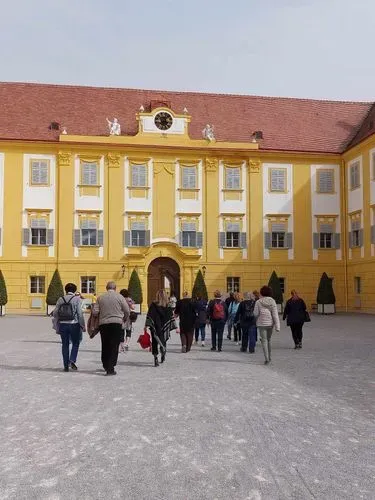 HÚSVÉT SCHLOSSHOFBAN és POZSONYBAN 4