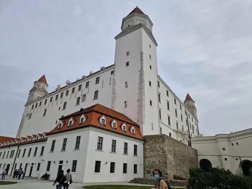 HÚSVÉT SCHLOSSHOFBAN és POZSONYBAN 7