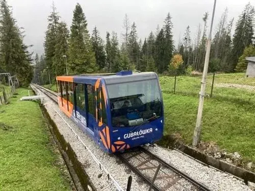 KILÁTÓKTÓL A CSEPPKÖVEKIG - TÁTRAI PANORÁMÁK ÉS FÖLD ALATTI CSODÁK 1