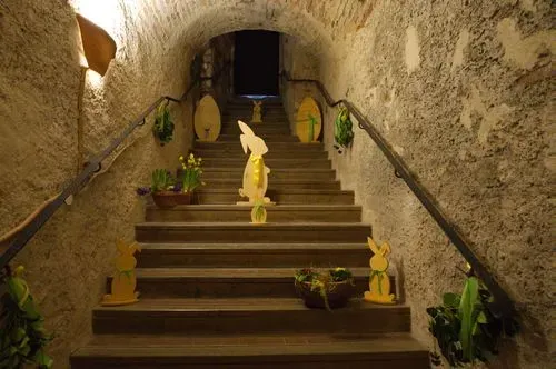 HÚSVÉTI VÁSÁR FRAKNÓ VÁRÁBAN ÉS RUSZT FELFEDEZÉSE 1