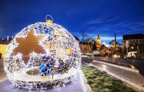 ADVENT FÉNYEI - EGY NAP KÉT VÁROSBAN
TATA ÉS GYŐR

 2