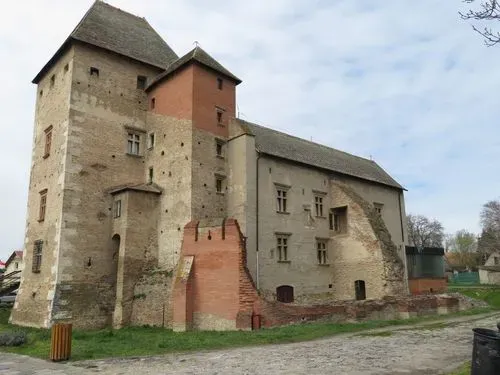 DISZNÓTOROS A GYÖRKÖNYI PINCÉKNÉL -
Dég - Festetics kastély,Simontornya 2