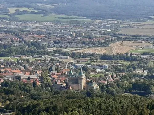 BAJMÓCI KASTÉLY – SIRÁLY KILÁTÓ
ÉS KISTAPOLCSÁNY  1