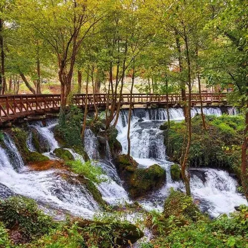 VÍZESÉSEK A BALKÁN SZÍVÉBEN                                    JAJCE-UNA NEMZETI PARK                                                1 ÉJSZAKA SZÁLLÁSSAL  2