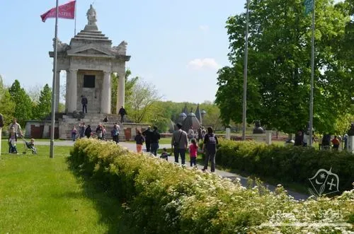 BARANGOLÁS ÓPUSZTASZEREN
KISKUNHALAS CSIPKE MÚZEUM 3