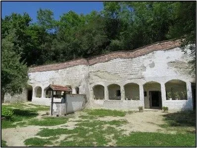 SZOMOLYAI CSERESZNYEFESZTIVÁL - KAPTÁRKÖVEK, BARLANGLAKÁSOK 2