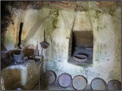 SZOMOLYAI CSERESZNYEFESZTIVÁL - KAPTÁRKÖVEK, BARLANGLAKÁSOK 3