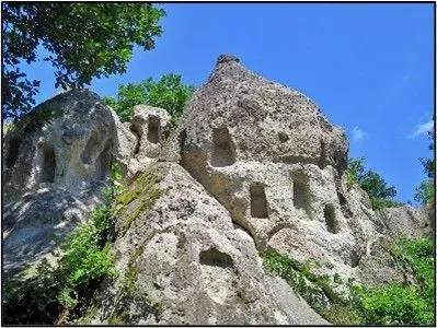 SZOMOLYAI CSERESZNYEFESZTIVÁL - KAPTÁRKÖVEK, BARLANGLAKÁSOK 4