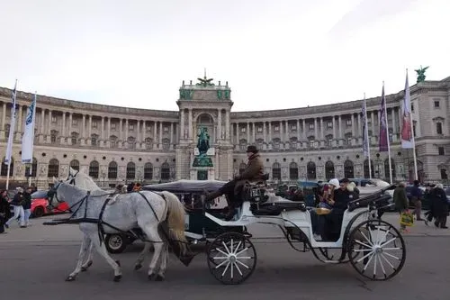 ADVENT BÉCSBEN
SHOPPING CITY SÜD 4