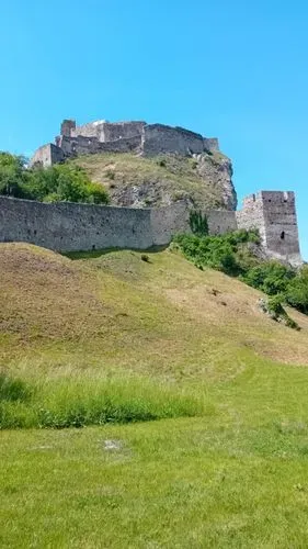 DÉVÉNYI VÁR ÉS POZSONY 7