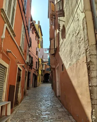 ROVINJ LUBICKOLÁS 7