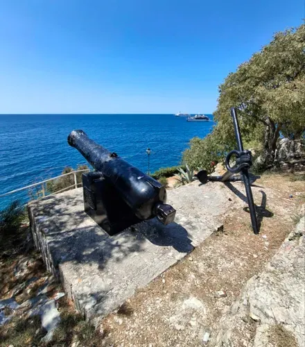 ROVINJ LUBICKOLÁS 8