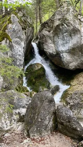 MYRA-VÍZESÉS 
ÉS A MELKI APÁTSÁG 7