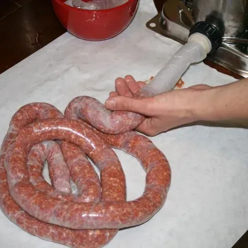 Utazás kép DISZNÓTOROS A GYÖRKÖNYI PINCÉKNÉL - kolbásztöltés, rétes húzás, borkostoló