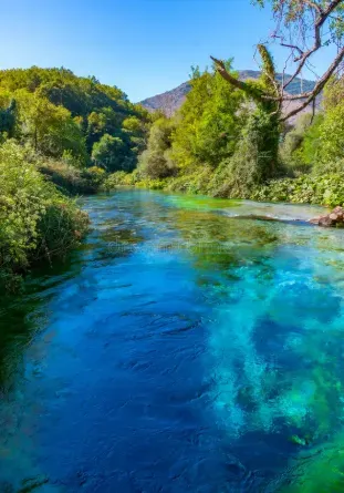 ALBÁNIA KINCSEI
A HEGYEKTŐL A JÓN-TENGERIG 4