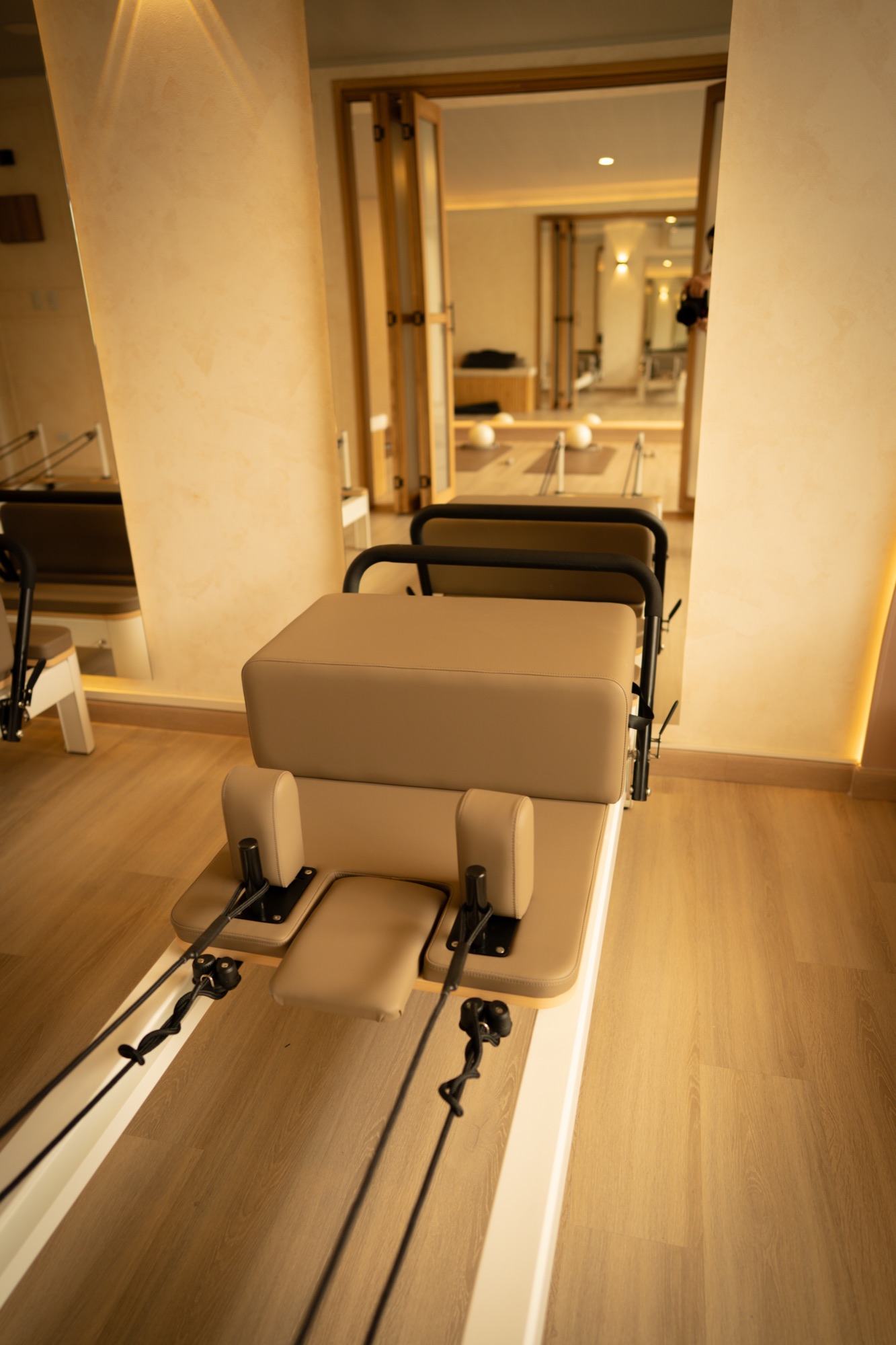 Alumna practicando Pilates Reformer