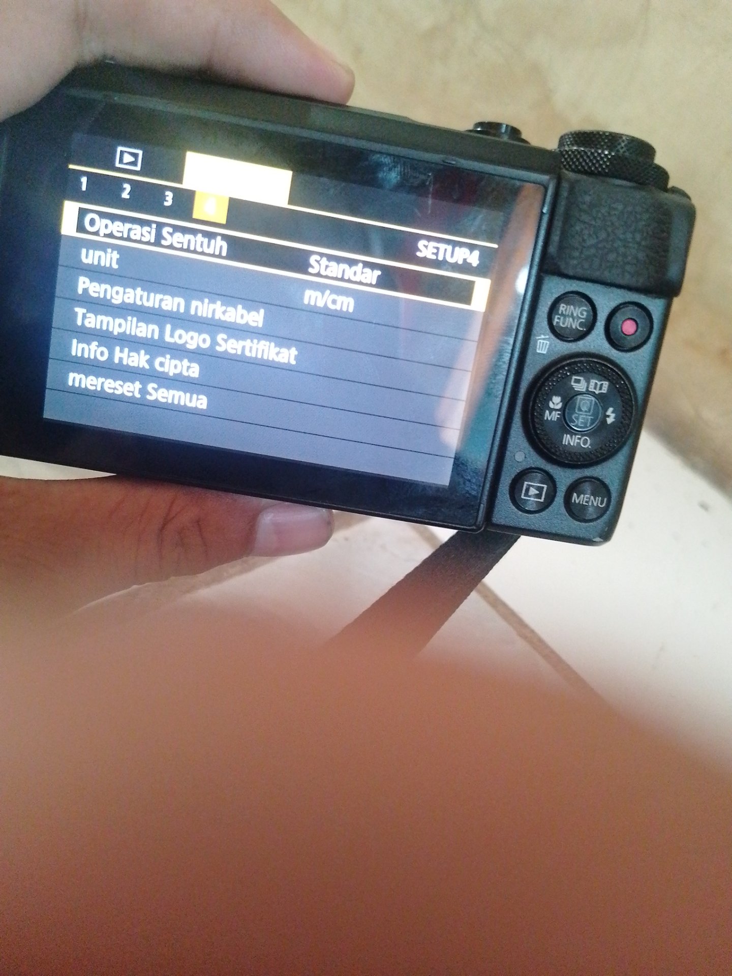 shutter_screen