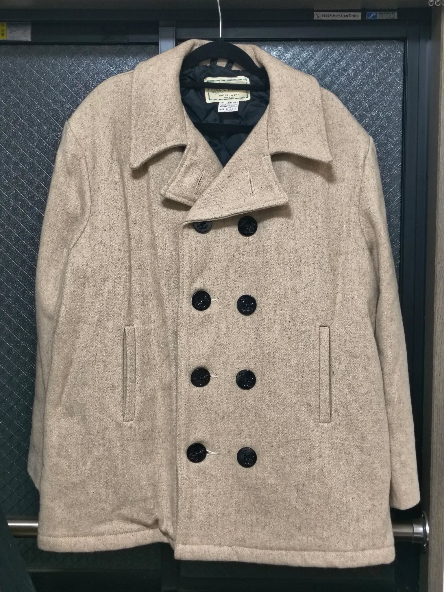 A US-made deadstock pea coat discovered for 4,000 yen.