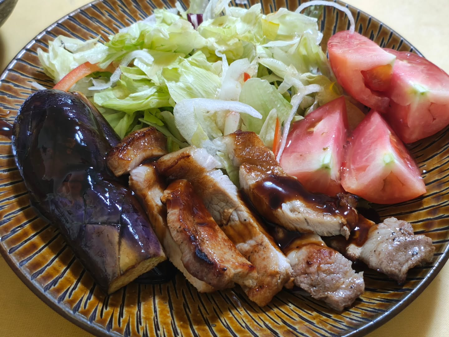 豚肉とナスの炒めもの。夏終わりの定番おかず。