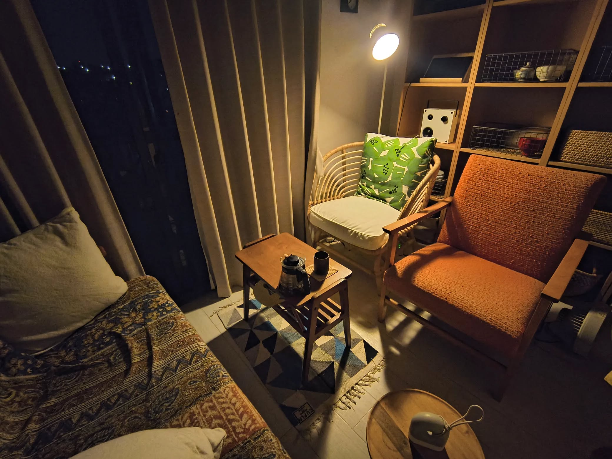 The sofa corner where cool autumn breezes drift in. Steam rising from fresh coffee.