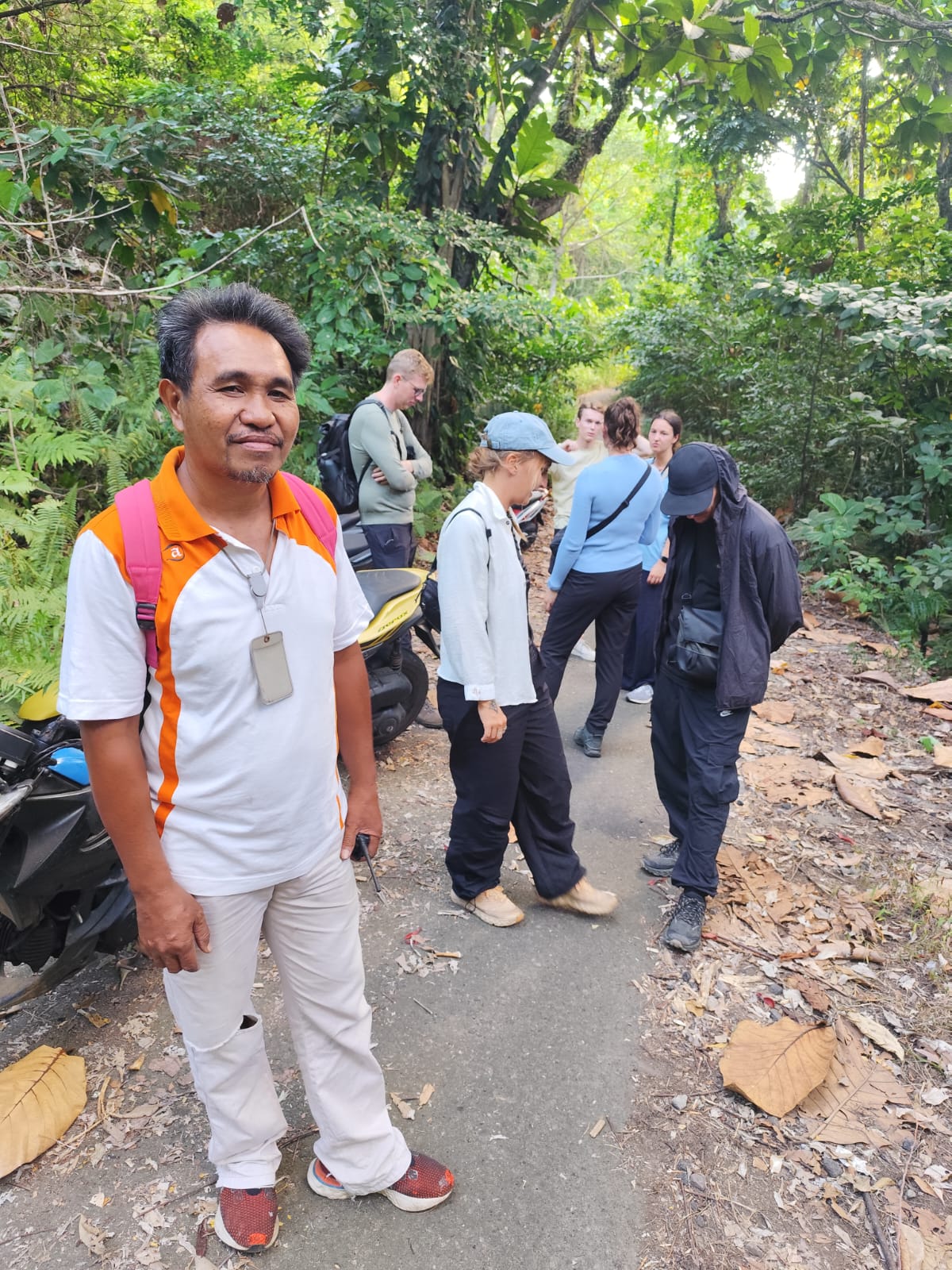 Pantai dan Gunung