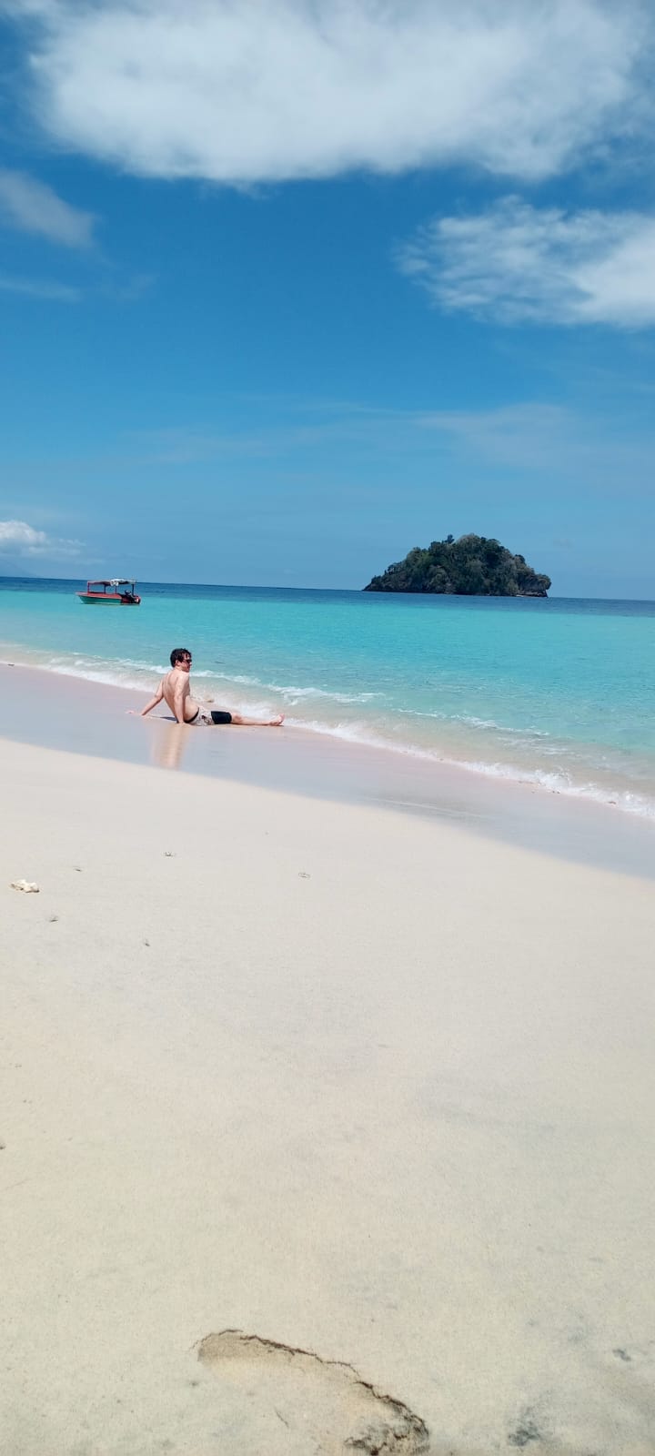 Pantai dan Gunung foto 4