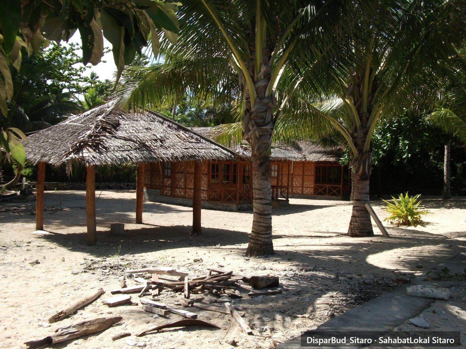 Pantai Tumora foto 2