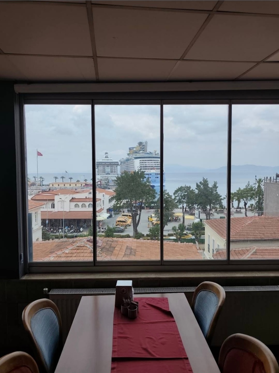 Kuşadası Öğretmenevi ve Akşam Sanat Okulu Görseli