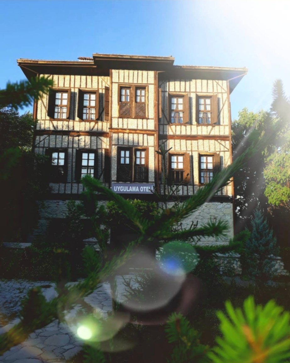 Safranbolu Cemil Meriç Mesleki ve Teknik Anadolu Lisesi Uygulama Oteli Önizleme