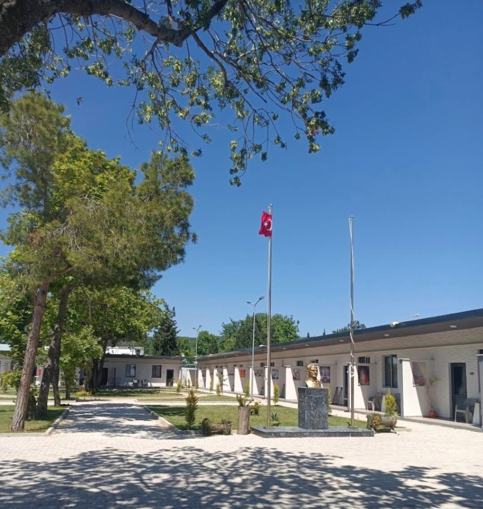 Erdek Öğretmenevi ve Akşam Sanat Okulu Görseli
