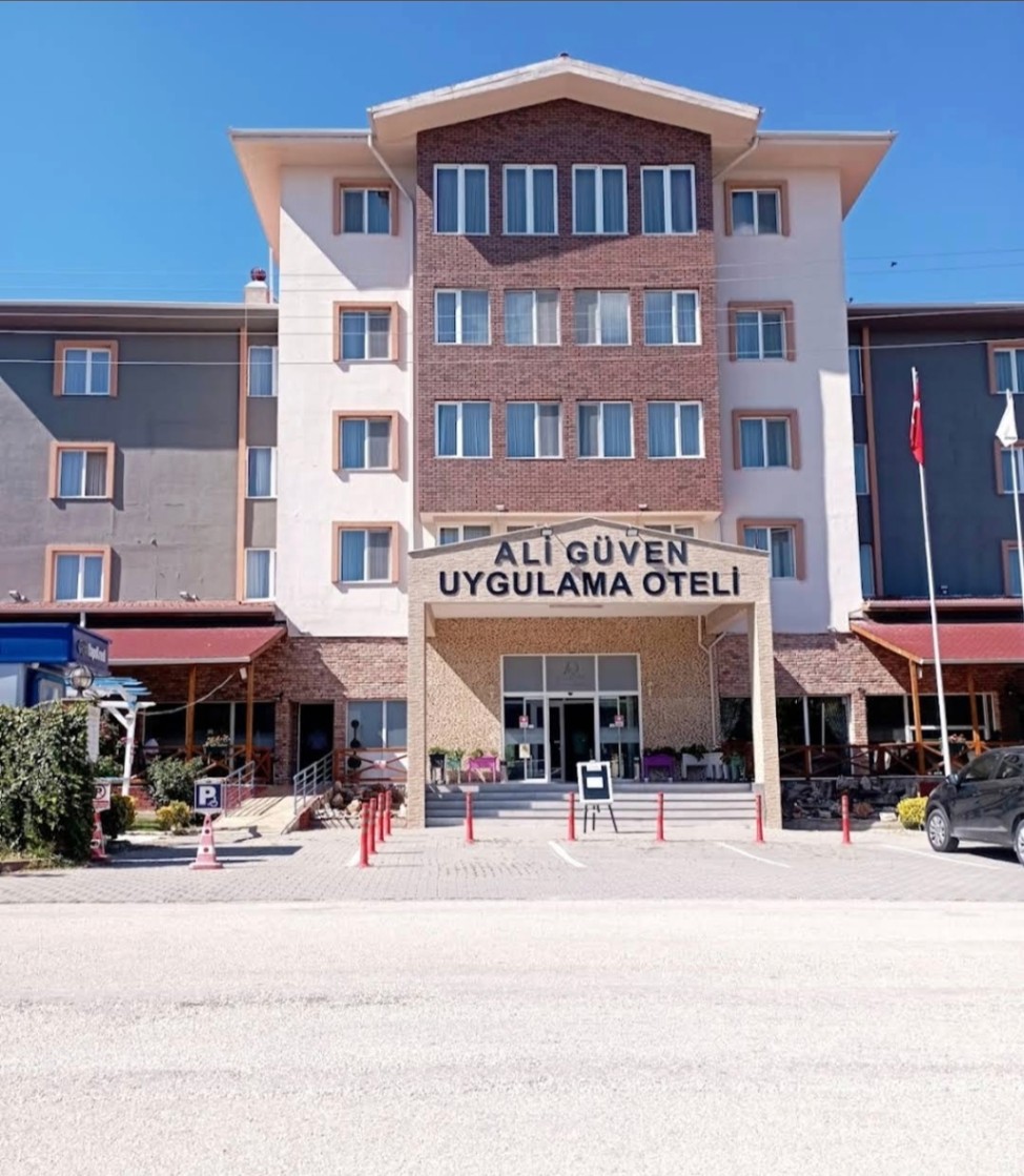 Eskişehir Ali Güven Turizm Mesleki ve Teknik Anadolu Lisesi Uygulama Oteli Önizleme
