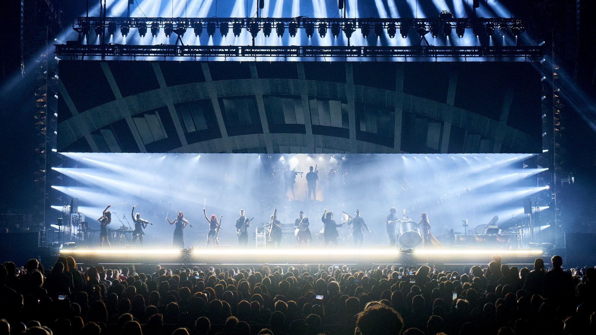 Hans Zimmer & Friends: Diamond in the Desert backdrop