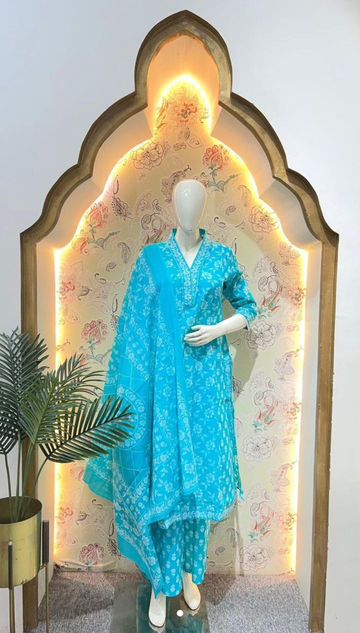 Aakashi Breeze: Pure Cotton Floral Block-Print Kurta Set gallery 2