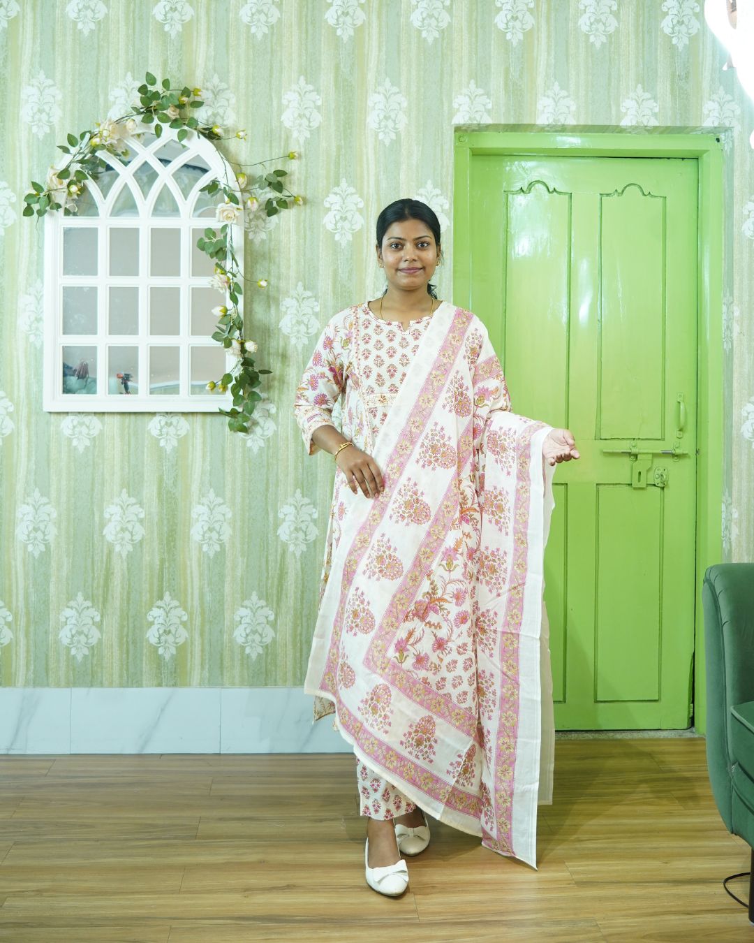 Gulabi Boota: Pink Floral Pure Cotton Kurti Set