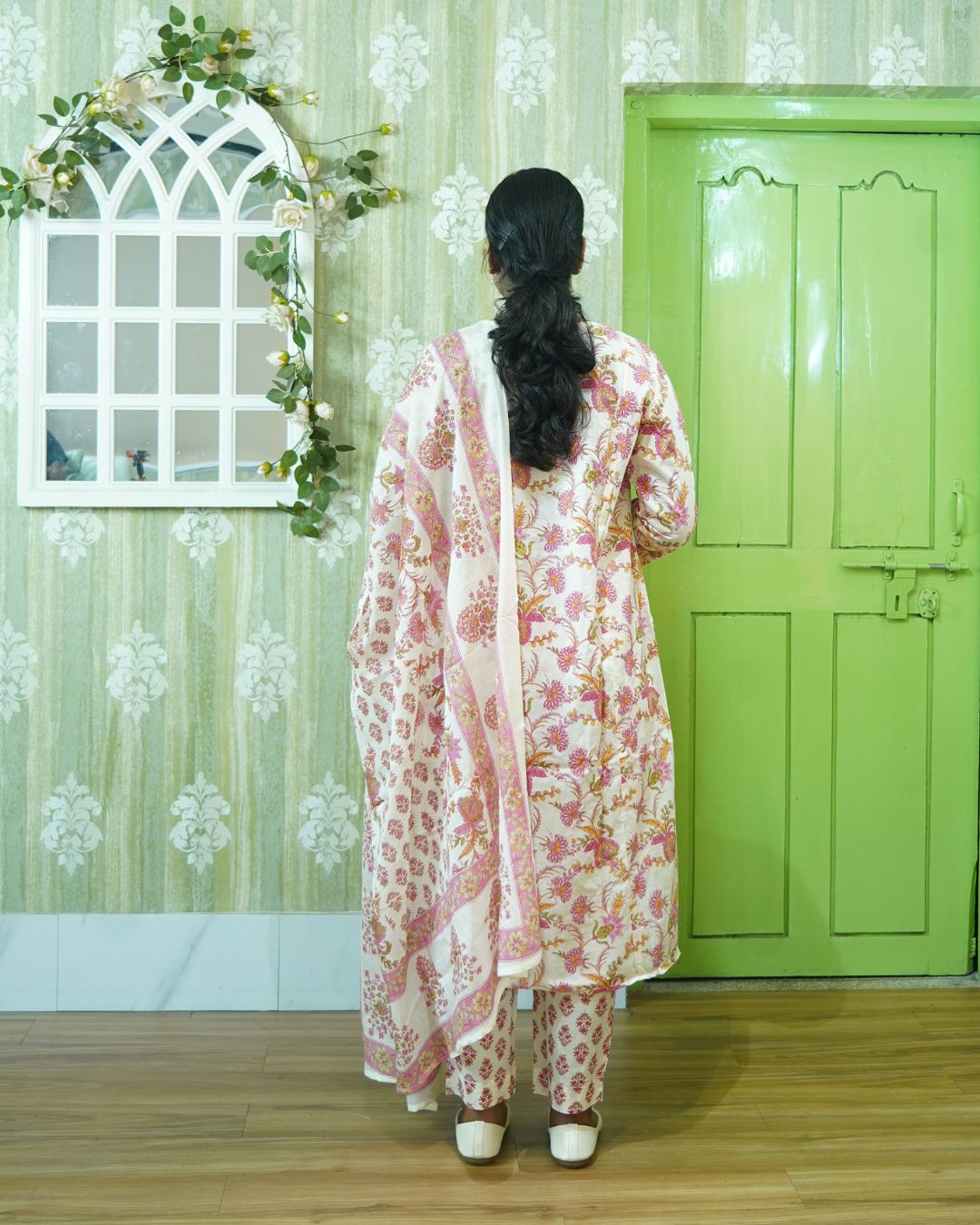 Gulabi Boota: Pink Floral Pure Cotton Kurti Set gallery 3