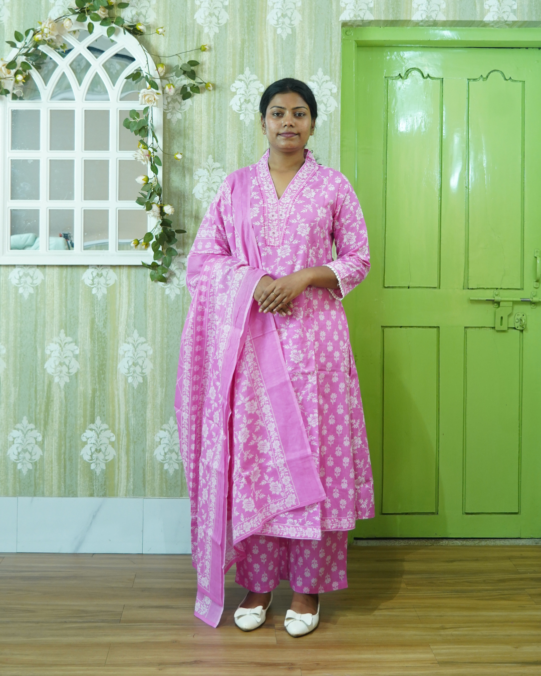 Gulabi Naksha: Petel Pink Pure Cotton Kurti Set gallery 3