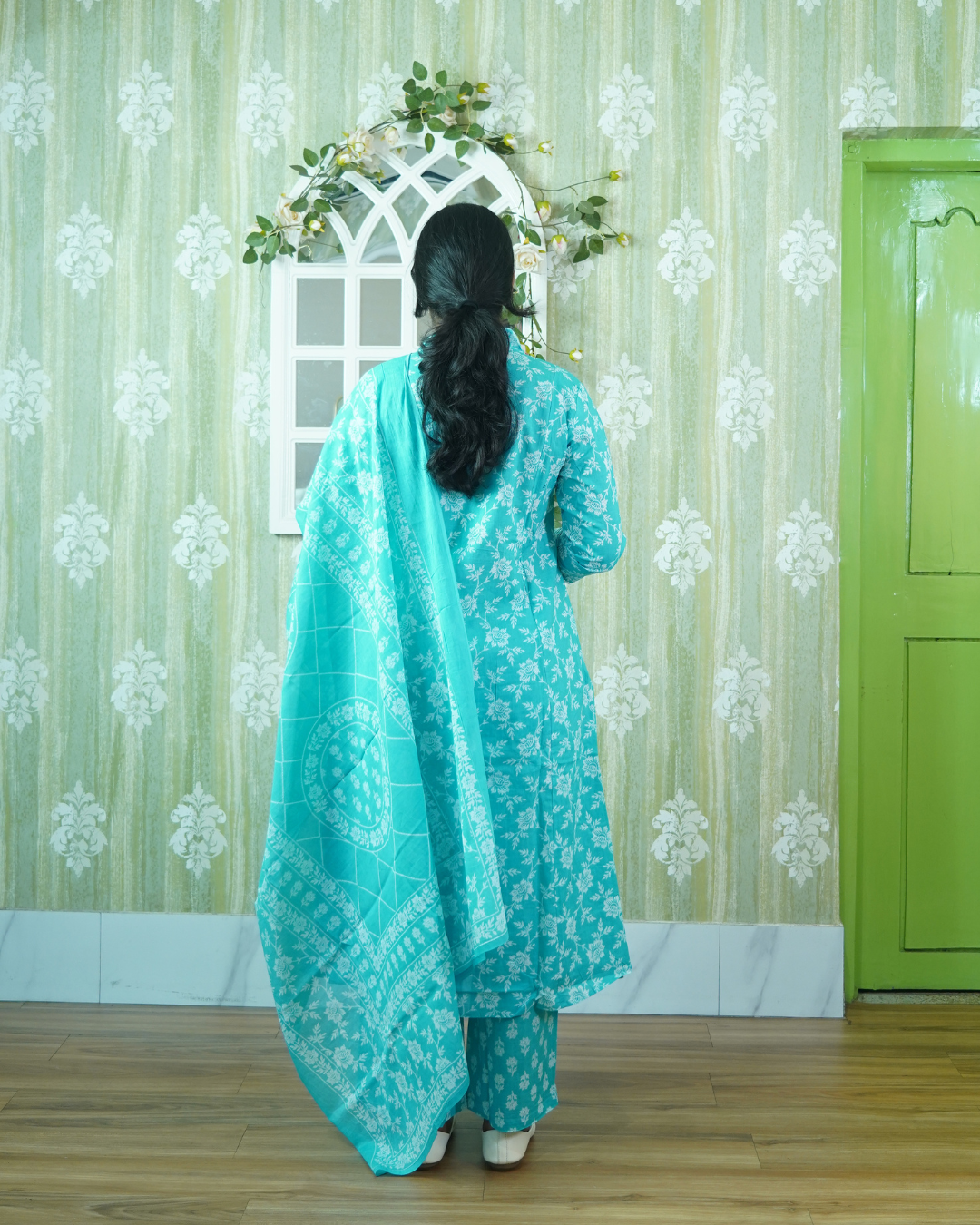 Floral Frost: Aqua Bloom Pure Cotton Set gallery 3