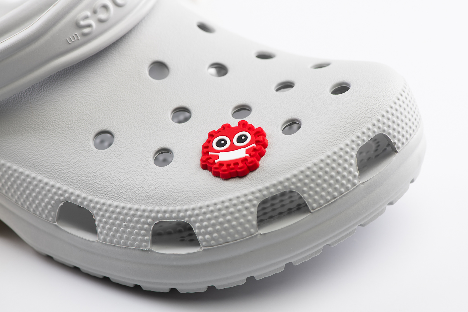 Crocs charm - virus - Virus