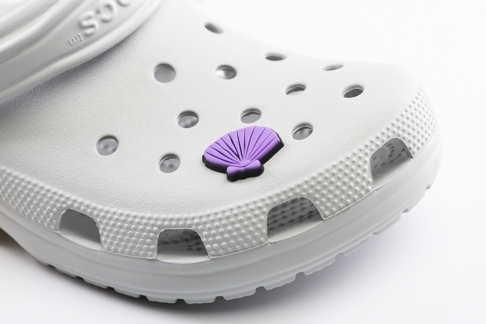 Crocs charm - virus - Purple shell