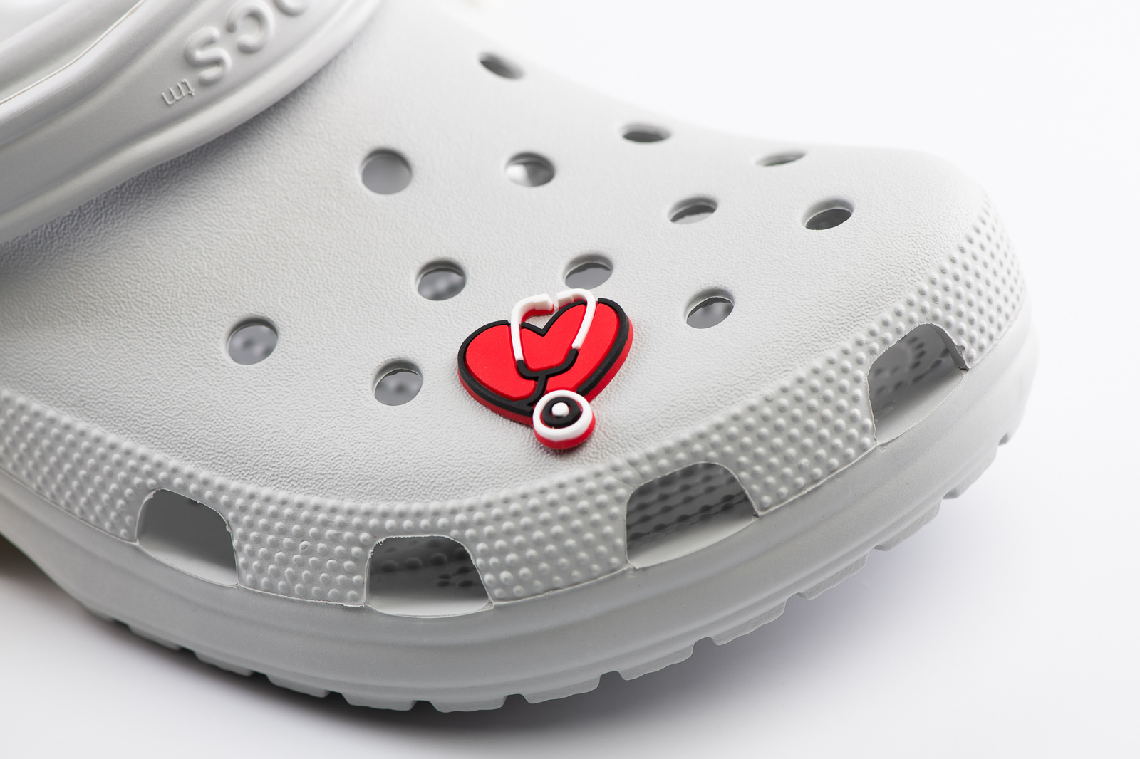 Crocs charm - virus - Heart with stetoscope