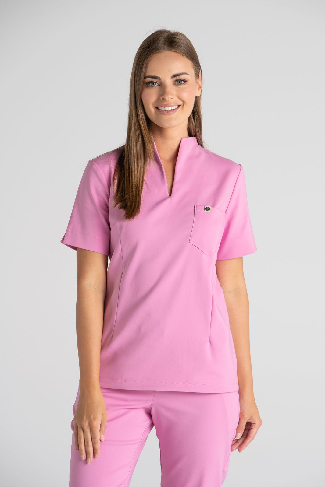 Elegancka bluza medyczna damska ze stójką May - Flamingo pink