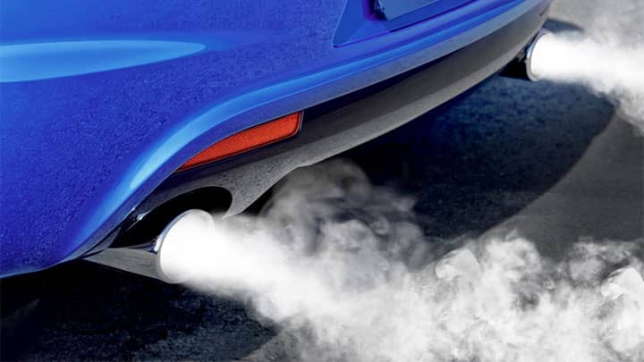 La fumée du pot d’échappement peut révéler l’état de votre moteur