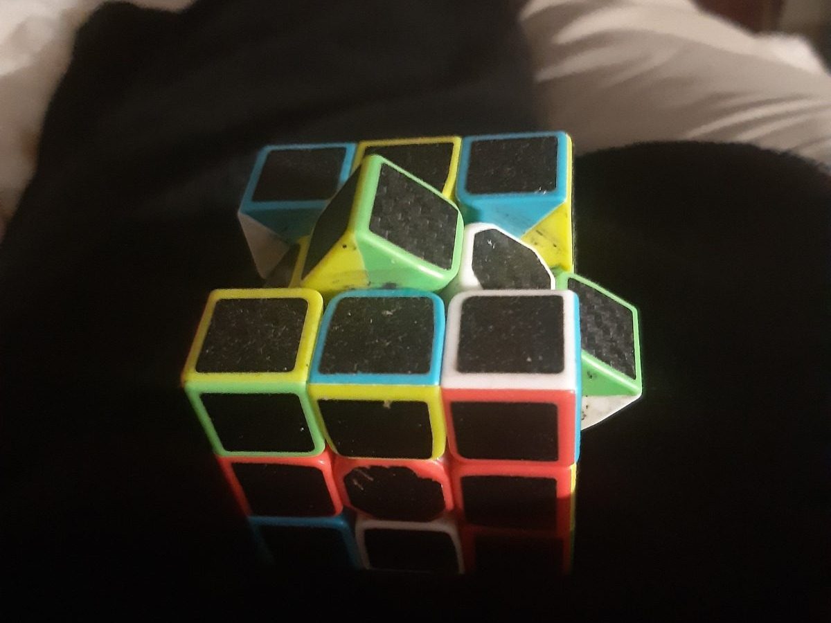 Rubik's Cube 3x3 Effet Carbone — photo 1/2