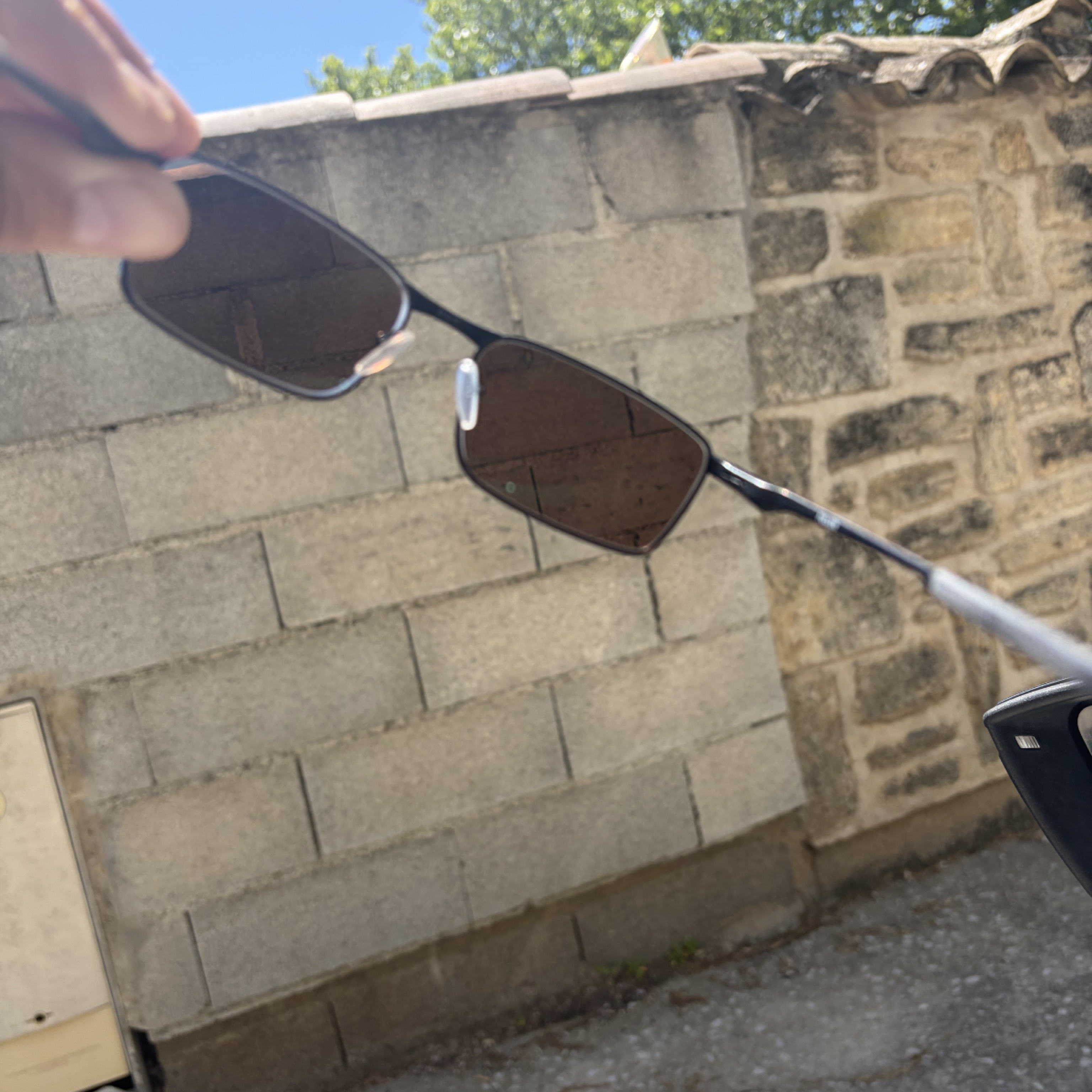 Lunettes de soleil élégantes à monture métallique