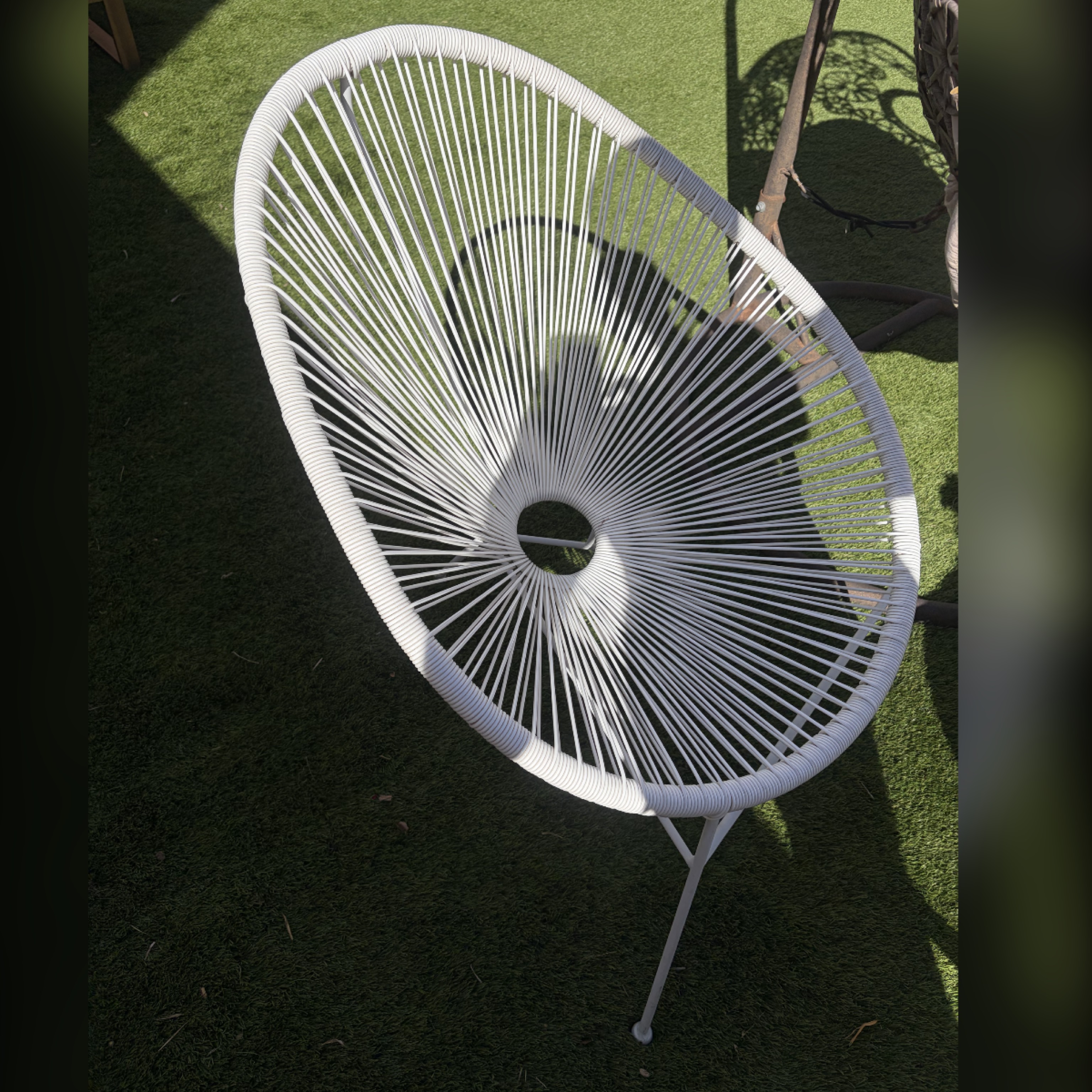 Chaise d'extérieur design blanche