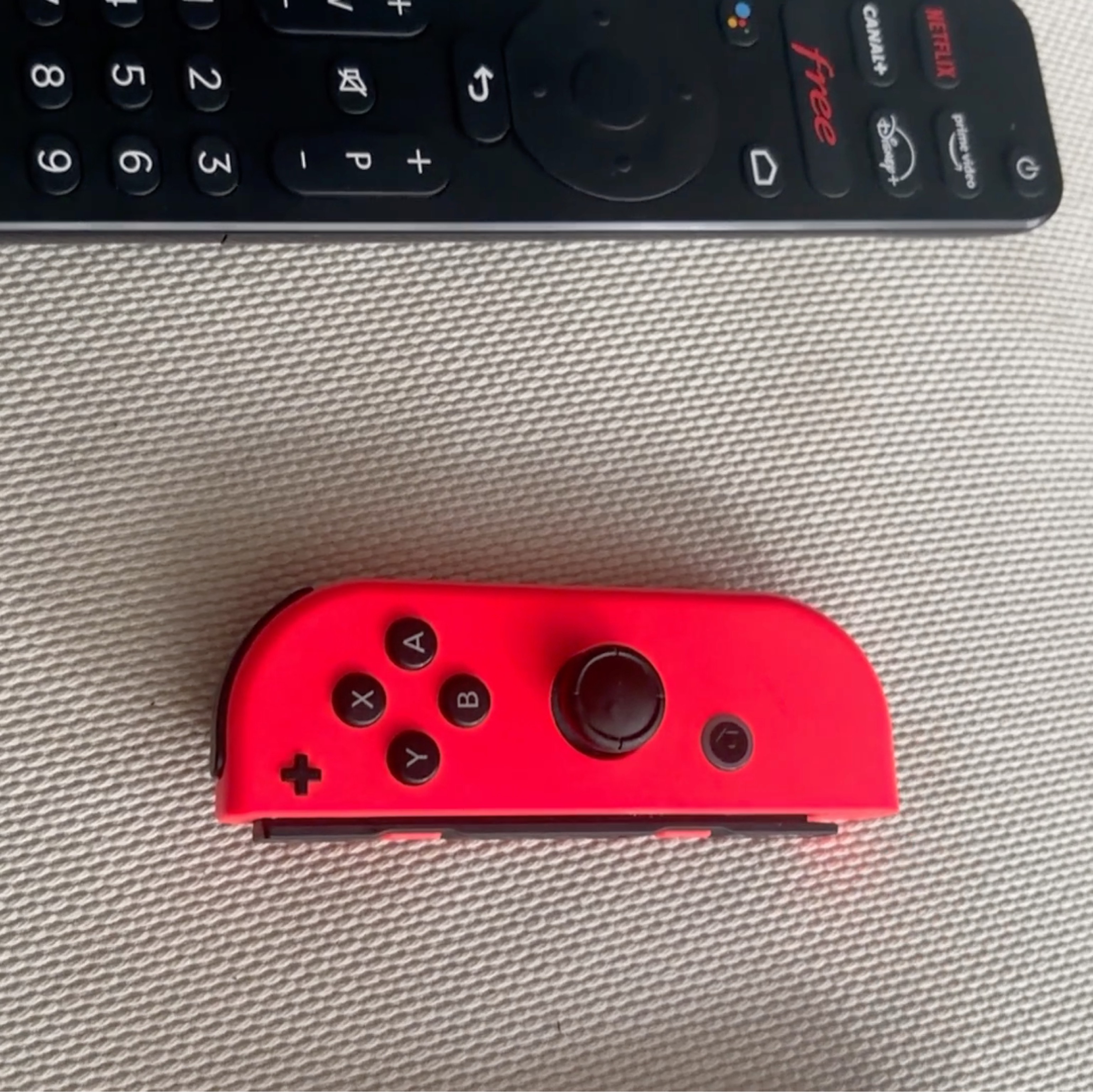 Manette Joy-Con rouge (Nintendo Switch)