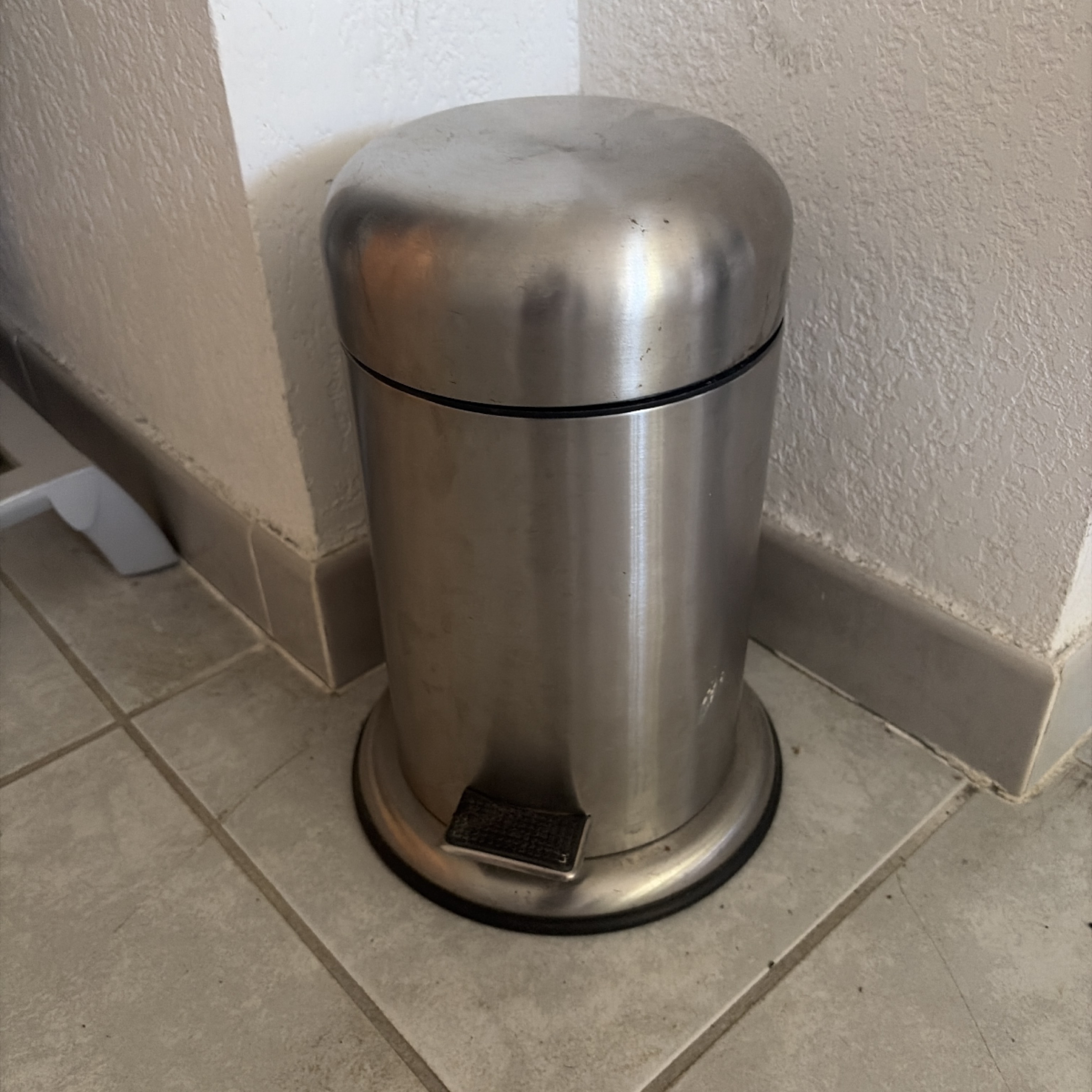 Poubelle à pédale en inox