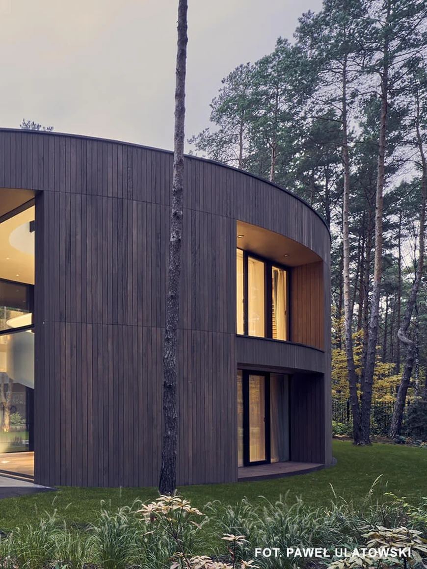 Aluprof MB-86 SI – realizacja Circle Wood House